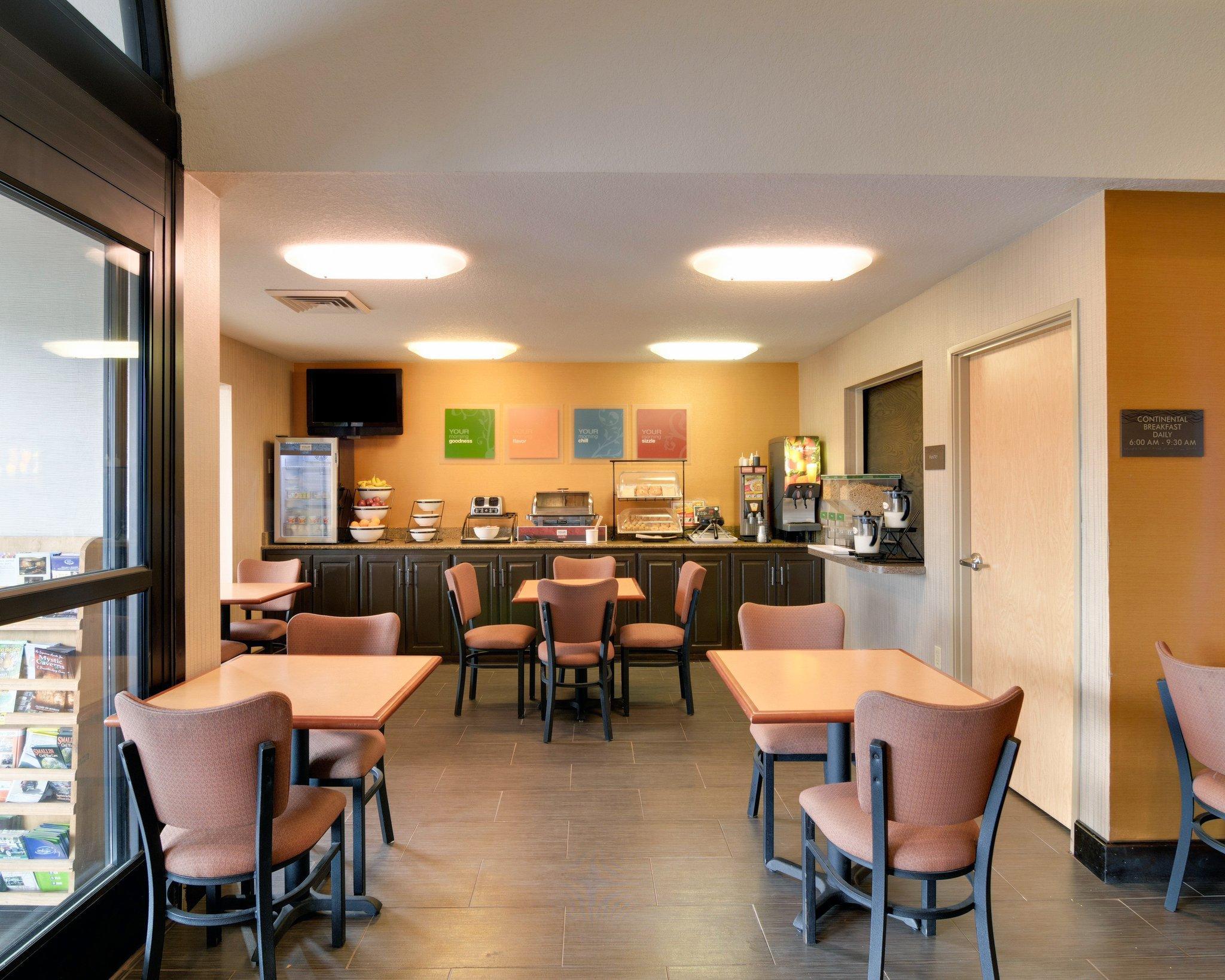 Quality Inn & Suites Malvern Exterior photo