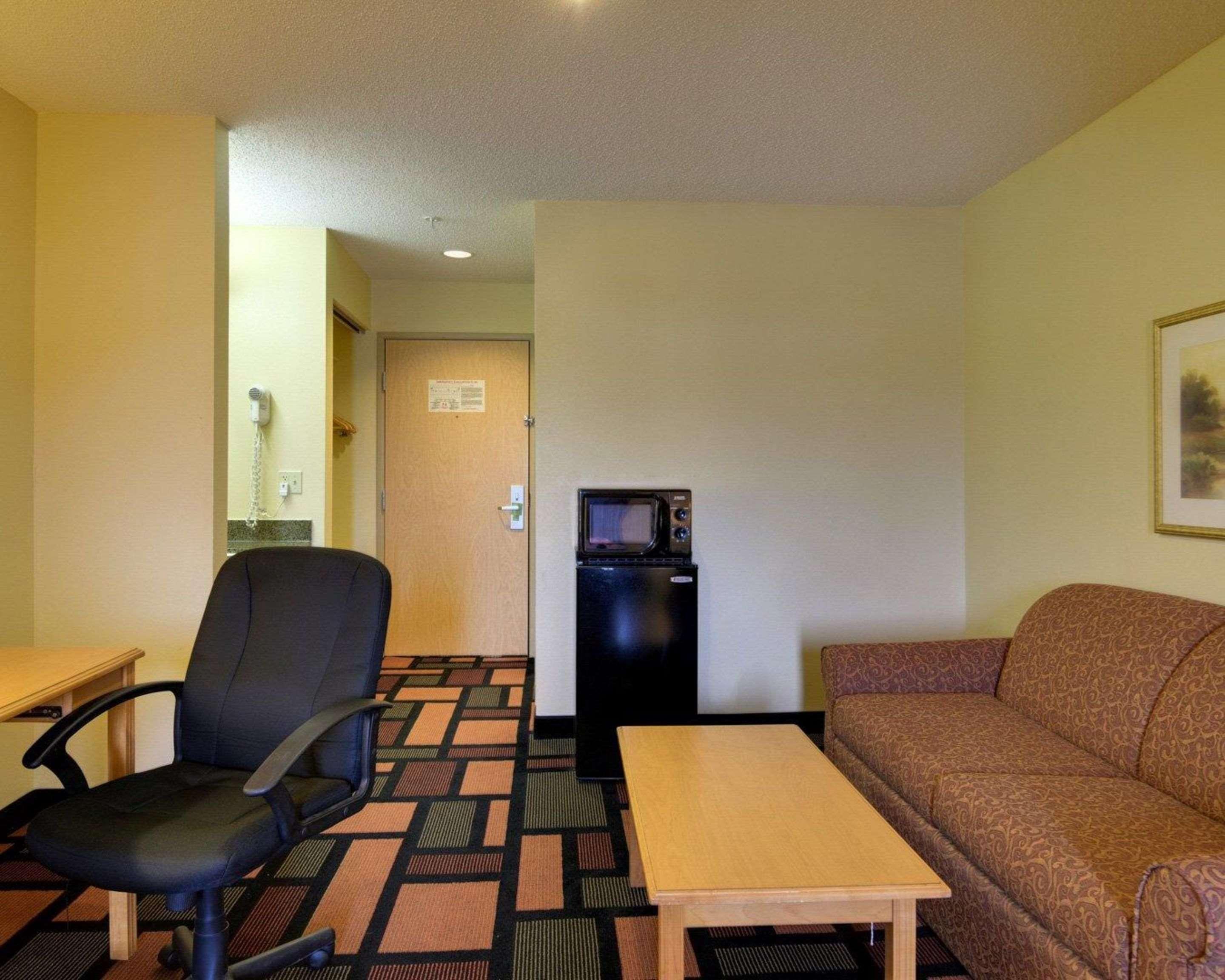 Quality Inn & Suites Malvern Exterior photo